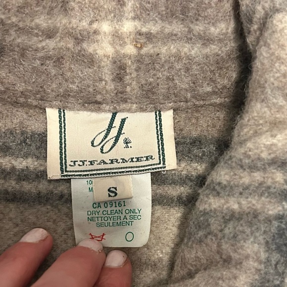 JJ Farmer Womens Plaid Barn Jacket With Fringe, 100% Wool, Made In Canada, Small - Picture 4 of 7